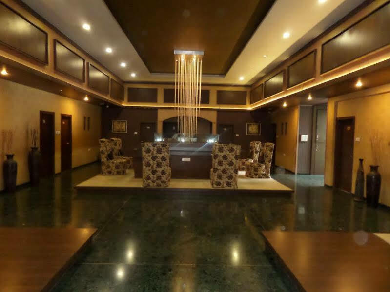 Matrix Inn Pune Exteriör bild
