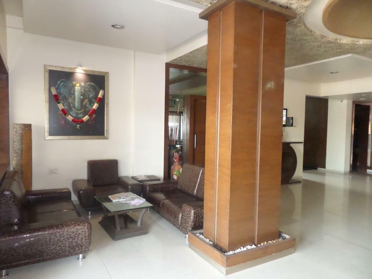 Matrix Inn Pune Exteriör bild