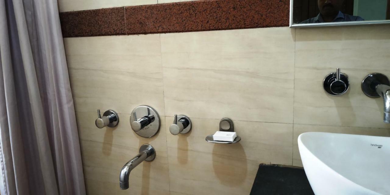 Matrix Inn Pune Exteriör bild