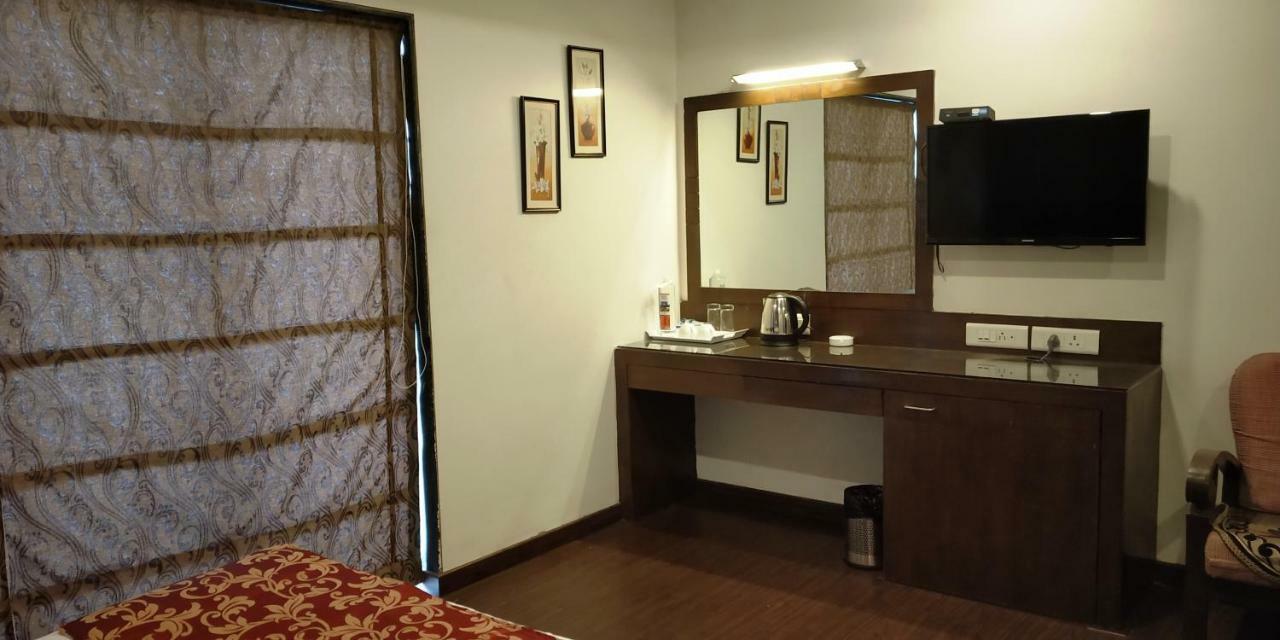 Matrix Inn Pune Exteriör bild